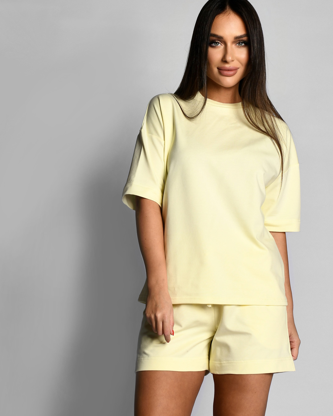 Летний желтый костюм в стиле оверсайз 55555 xp-2447 Летний желтый костюм в стиле оверсайз 55555 xp-2447