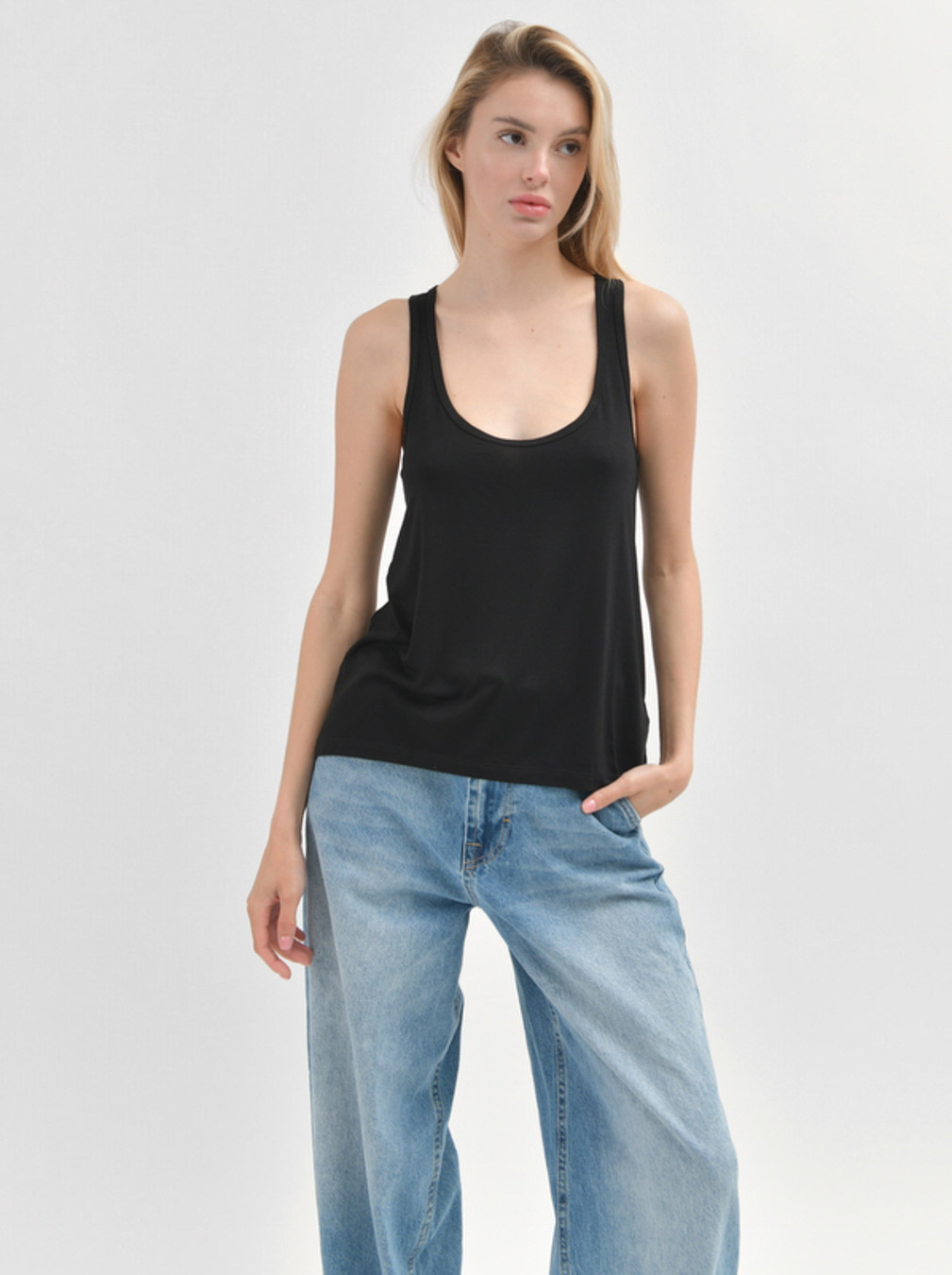 Базовая черная майка 55393