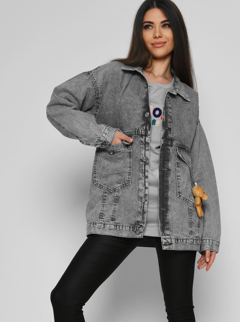 Модная серая джинсовая куртка с медвежонком 55150