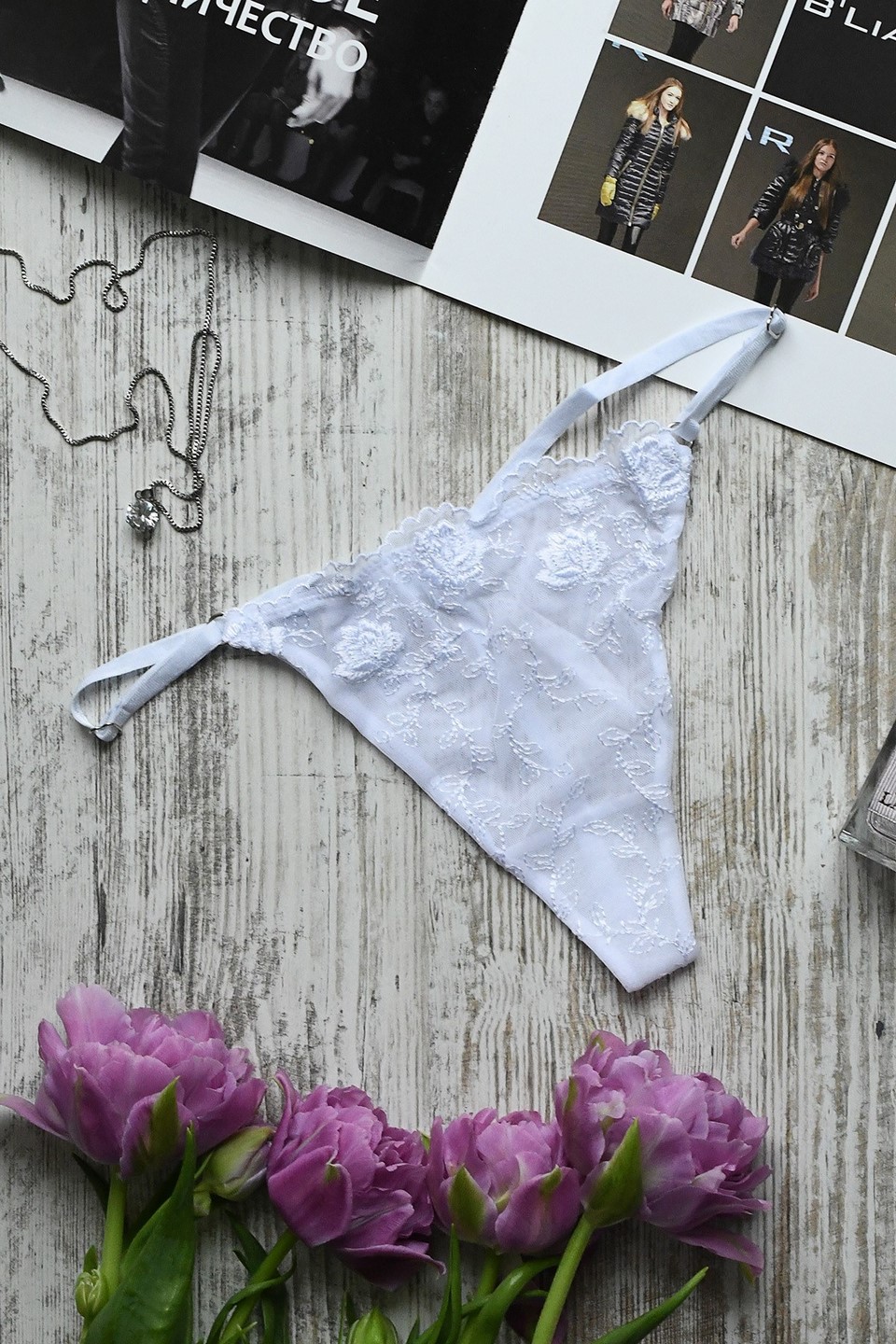 Женские белые трусики стринги с цветочной вышивкой 35169